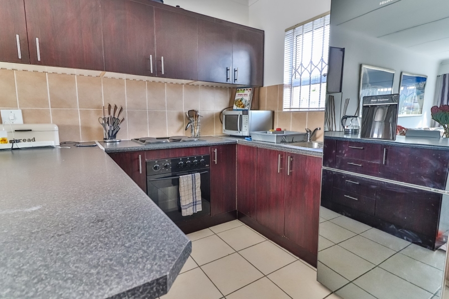 2 Bedroom Property for Sale in Parklands Western Cape